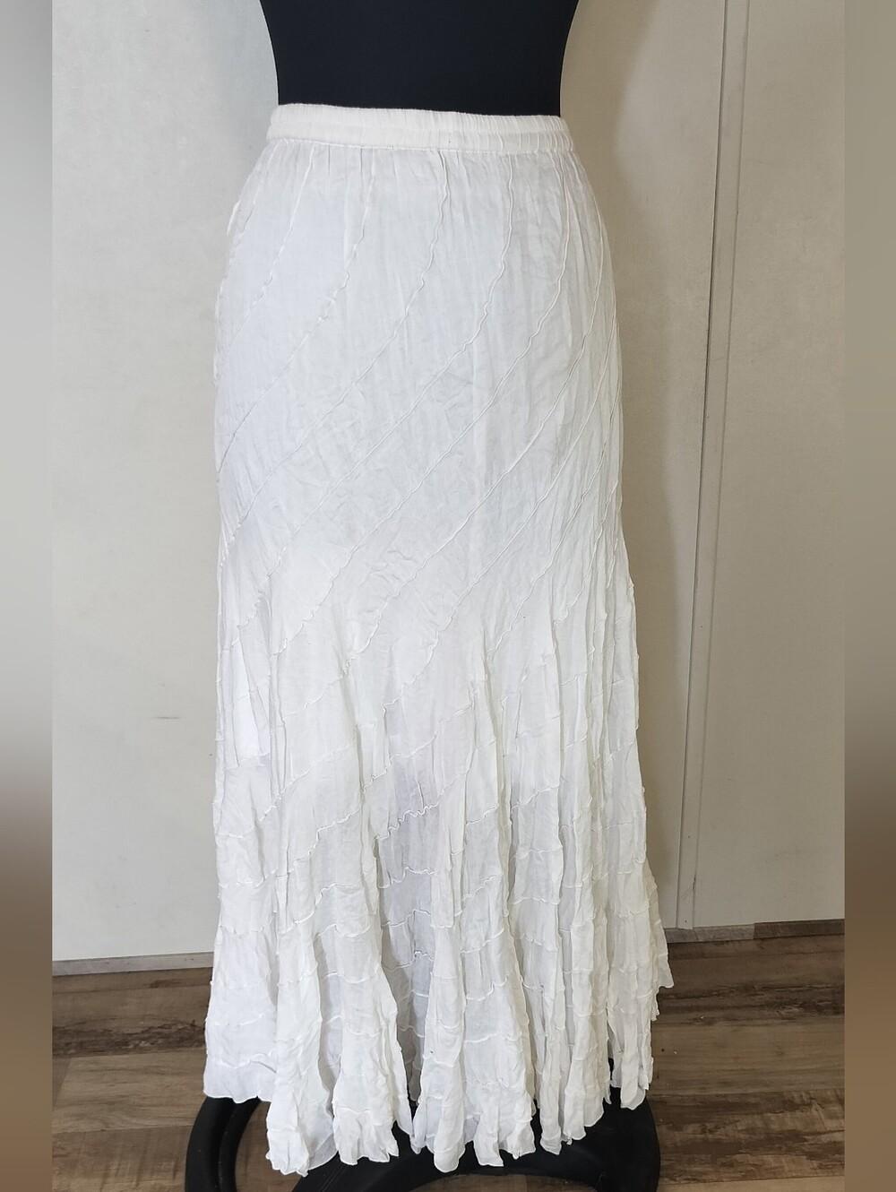 White Tiered Crinkle Maxi Skirt - Unbranded
